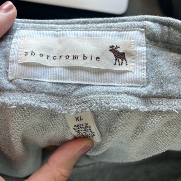 Abercrombie grey shorts - Picture 4 of 5